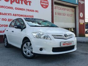 Toyota Auris I Рестайлинг 2012 г.