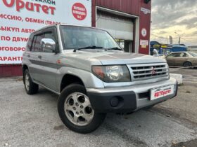 Mitsubishi Pajero iO  1999 г.